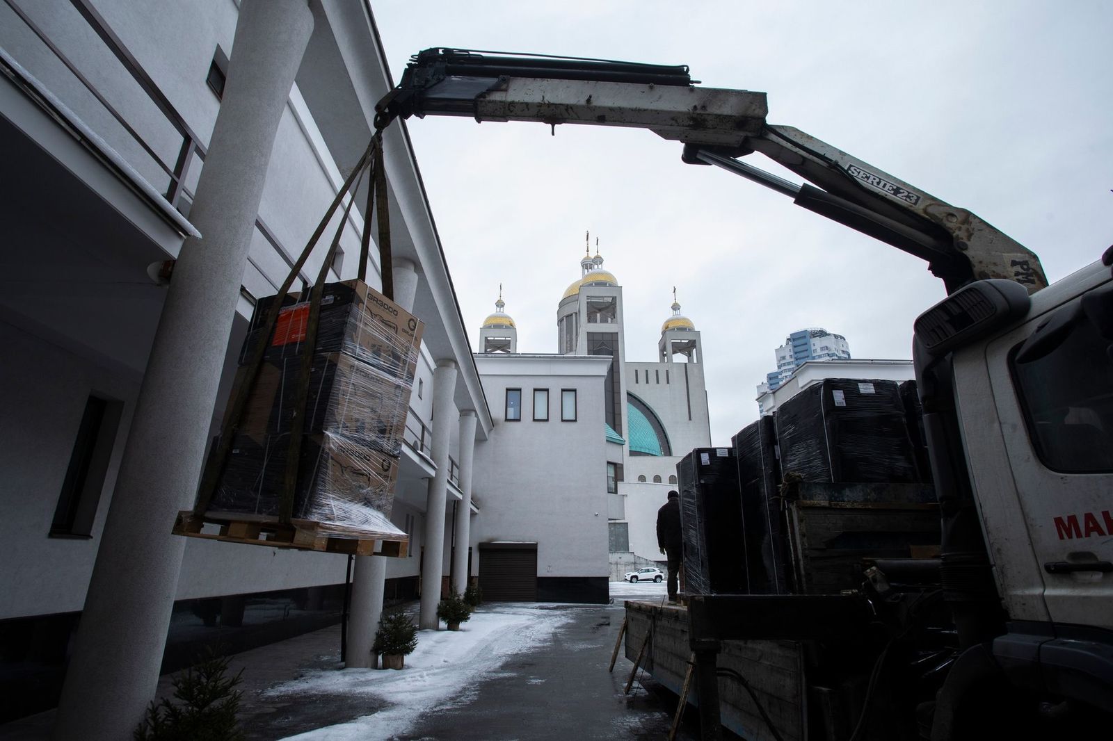 Передача генераторів від Краківської архидієцезії, 30 січня 2026 року.