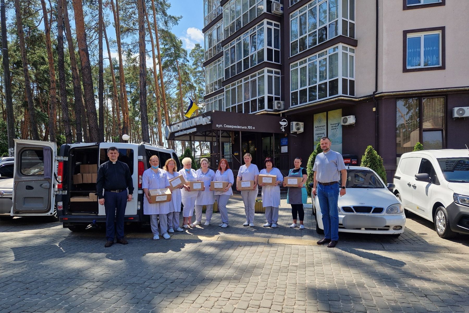 Патріарша фундація «Мудра справа» передала продуктові набори для медичних працівників Ірпеня