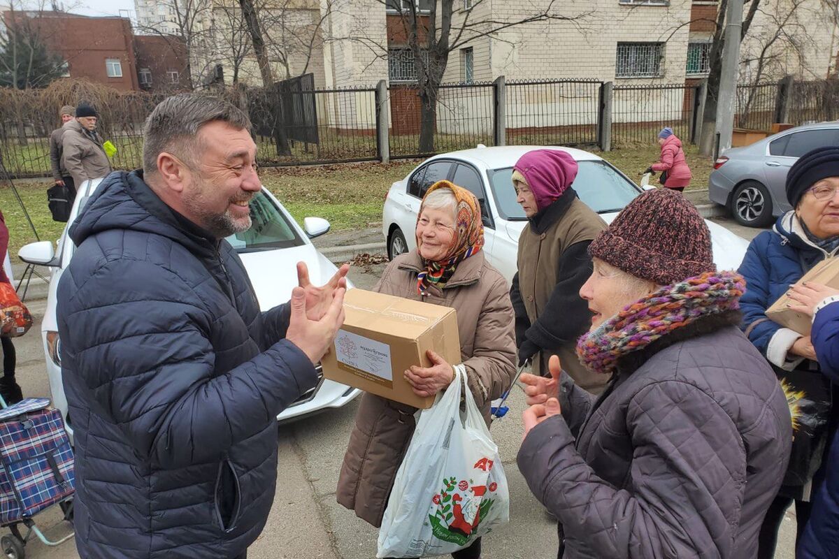 200 потребуючих людей із Оболоні завдяки греко-католикам отримали продуктові набори