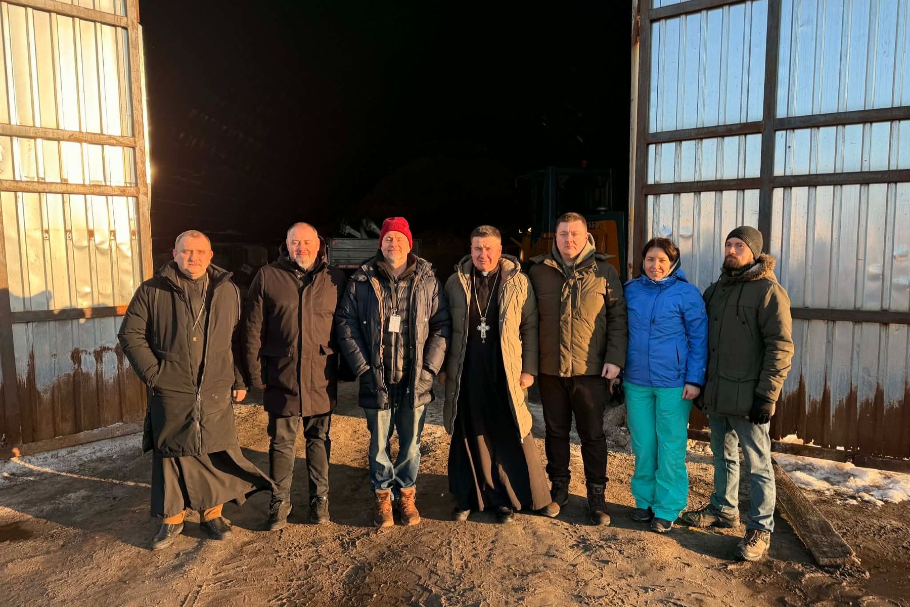 Патріарша фундація «Мудра справа» передала першу партію гуманітарної допомоги для мешканців Троєщини