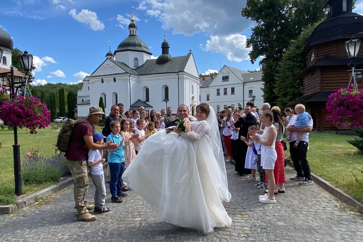 Весілля, народжене надією: історія Руслана й Альони