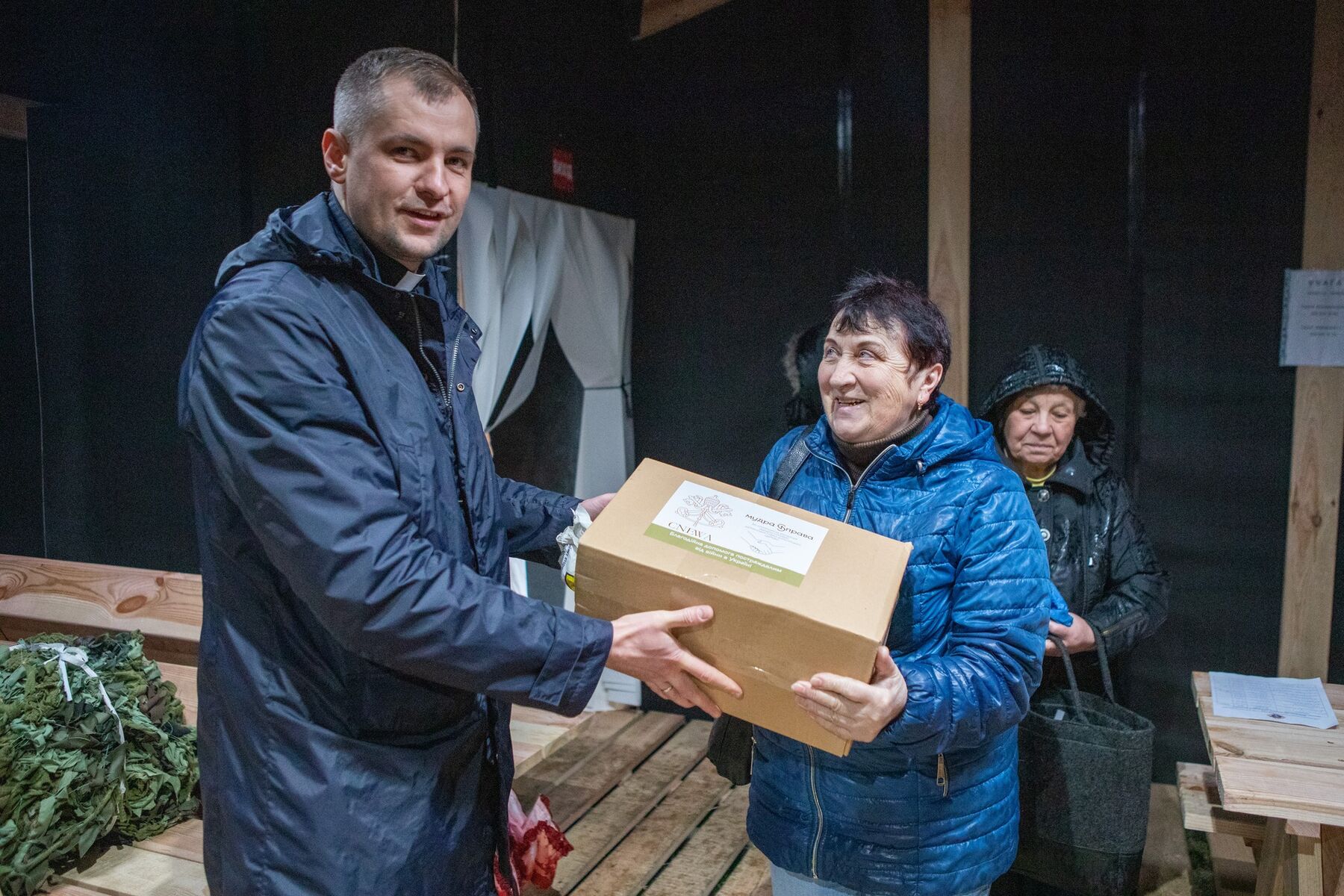 The Patriarchal Foundation “Mudra Sprava” visits the Darnytsia district of Kyiv with charitable assistance