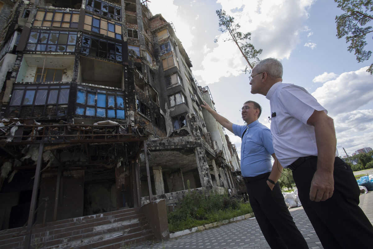 Support for recovery after the war: CNEWA President visits Irpin and Makariv