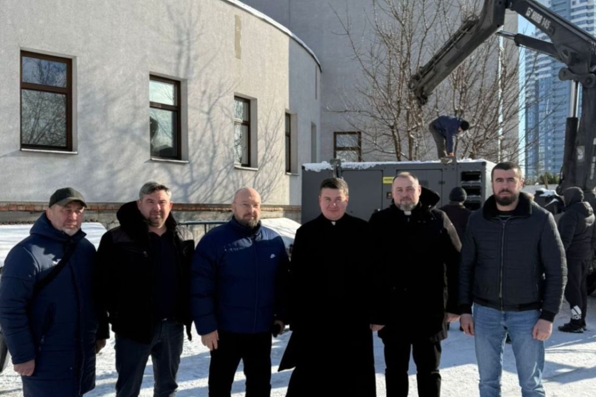 Патріарша фундація «Мудра справа» передала генератор для Київського спортивного ліцею