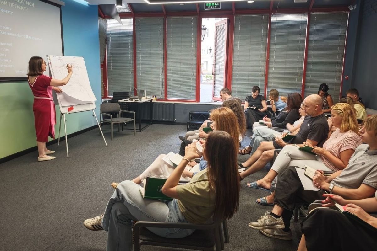 Від місії до результату: в Одесі учасники програми mini MBA «Дія в Надії» навчалися будувати особисті проєкти